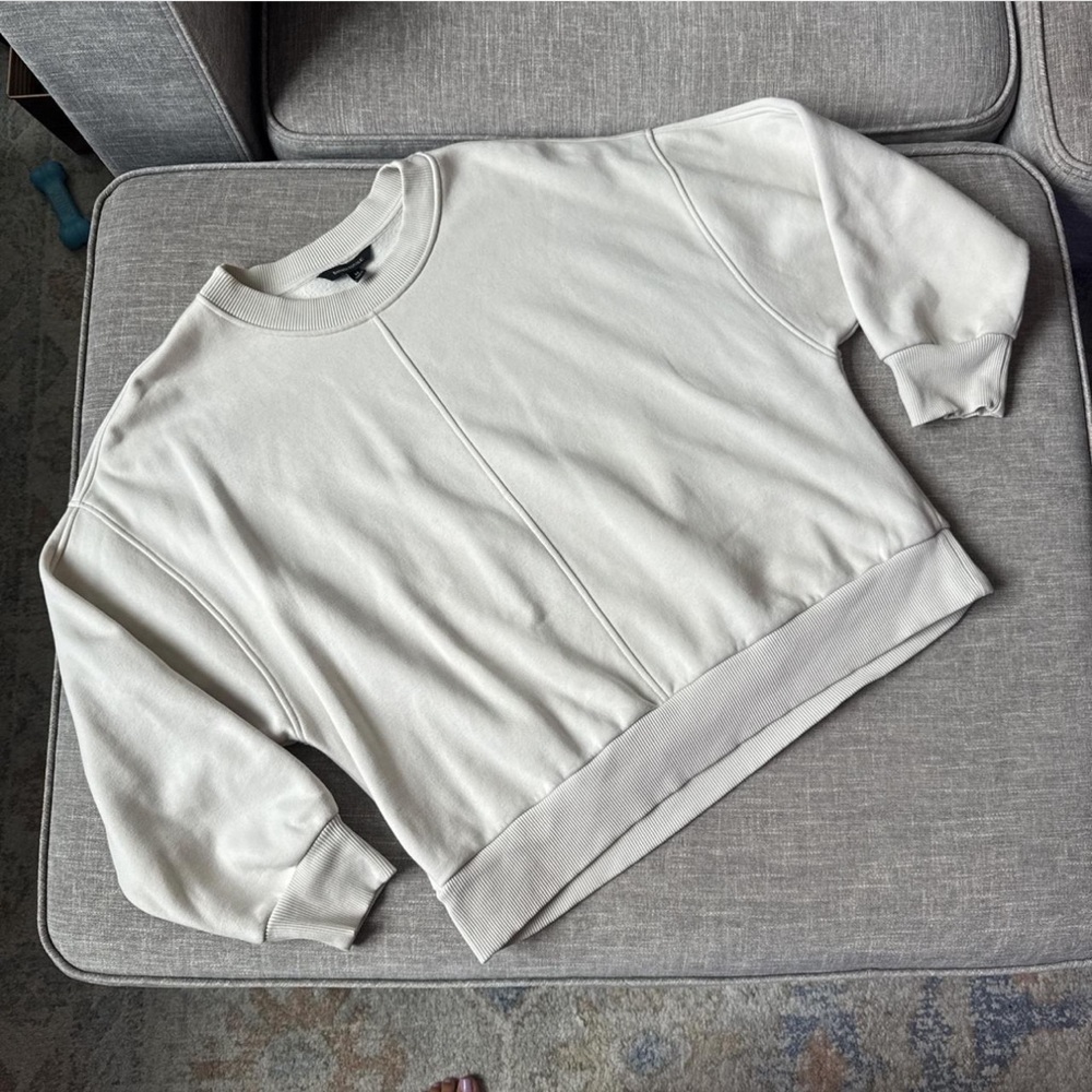 Banana Republic Cream Crewneck sweat shirt